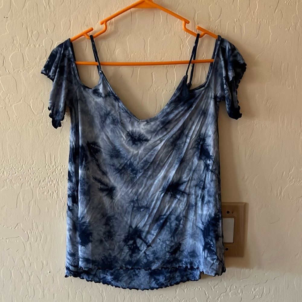 American Eagle Soft & Sexy Open Shoulder Frilled Blouse